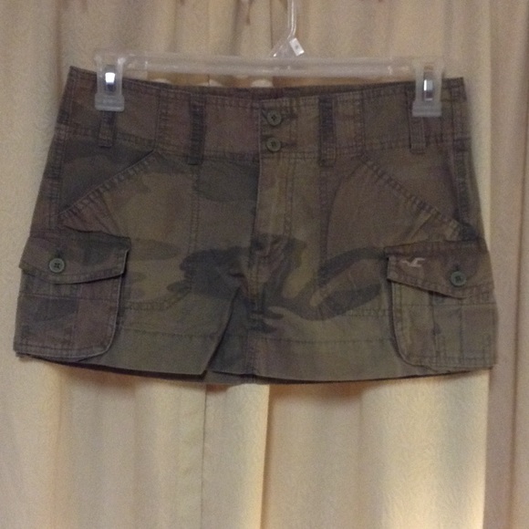 Camo Hollister mini skirt size 5