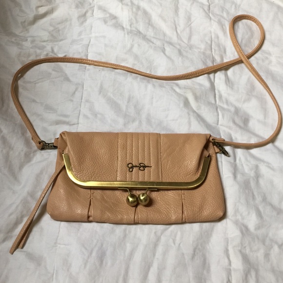 Jessica Simpson clutch