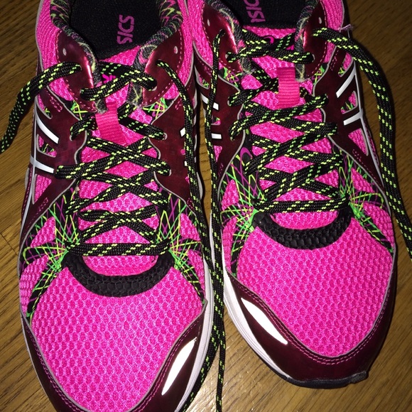 ASICS NEVER WORN