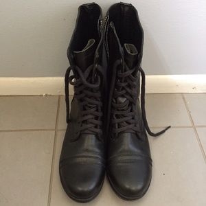Steve Madden troopa boots