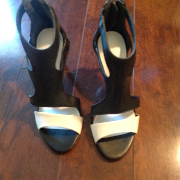 Sandro Shoes - 💞Listing for Stephanie. Sandro Shoes.
