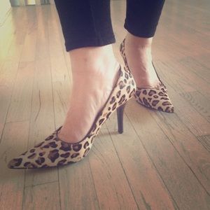 NWOT Nine West "Freda" Leopard Calf Hair Pumps