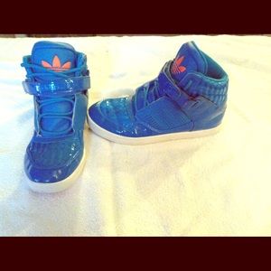Adidas blue & orange youth size 6.5/ 8.5 women