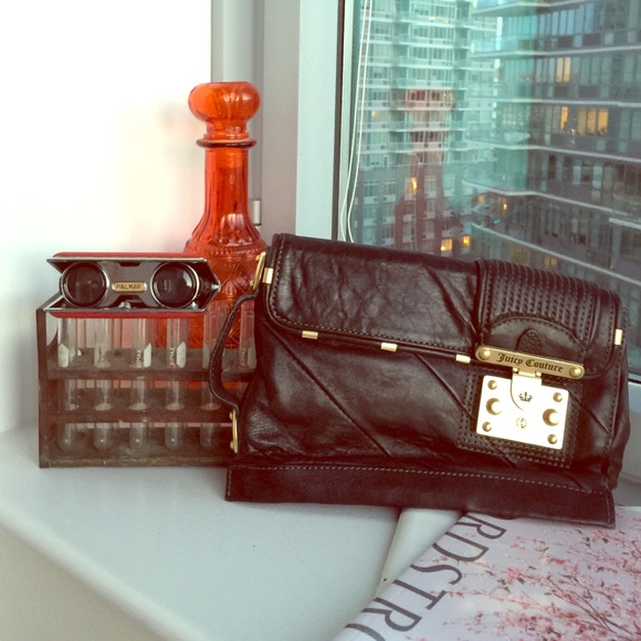 LDW CLOSET CLOSE:Juicy Black Leather Clutch