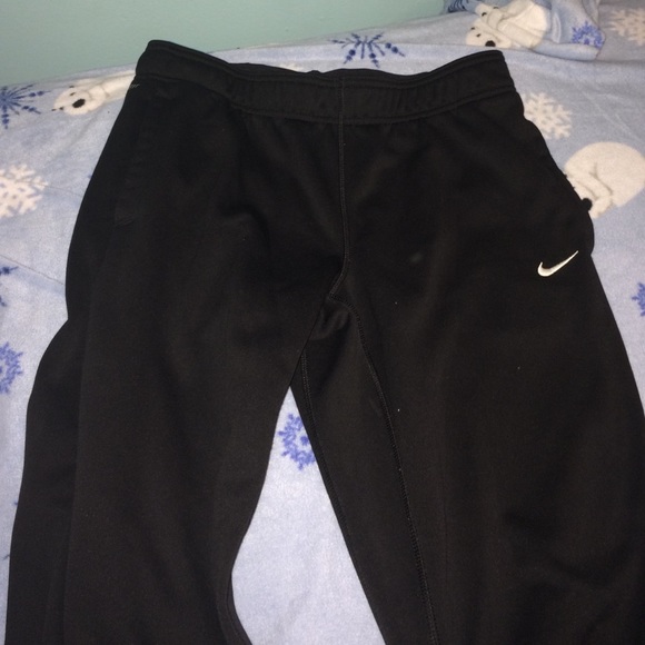 Black Nike Therma-Fit Sweatpants