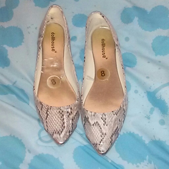 Snakeskin flats