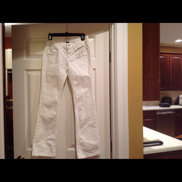 White House black market white jeans