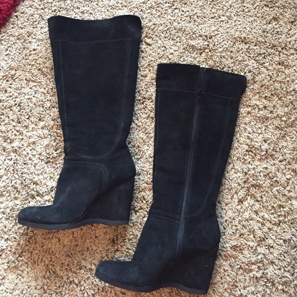 Bandolino black suede boots