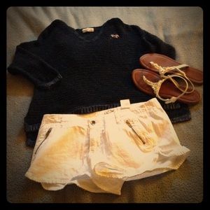 Hollister pull over!