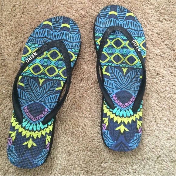 Aeropostale flip-flops