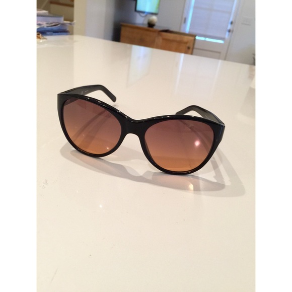 TORY BURCH SUNGLASSES