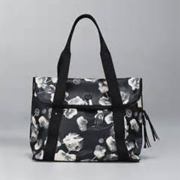 Flowin with my omies lululemon bag