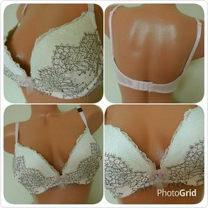 *LOWEST!* New VS Fashion Show Bling Lace Push-Up!!