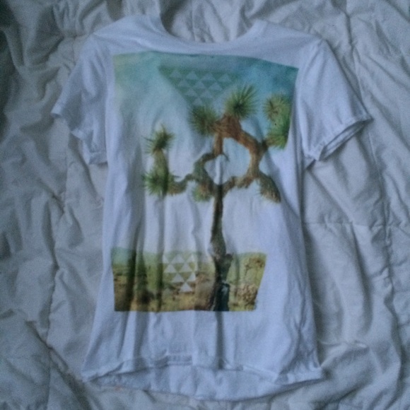 men's white desert graphic tee