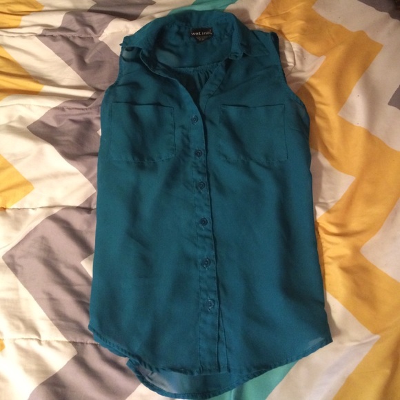 Wet seal collard shirt