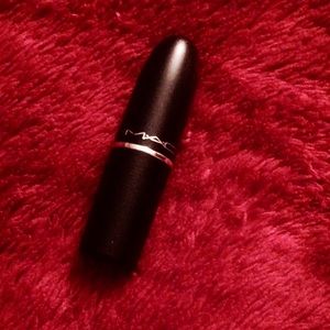 🆕 MAC Satin lipstick Exclusive Event