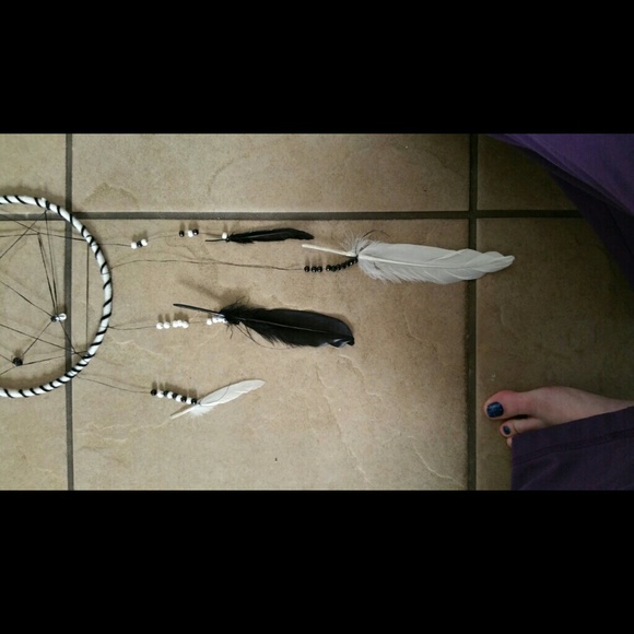 Black and white dreamcatcher - Picture 3 of 4