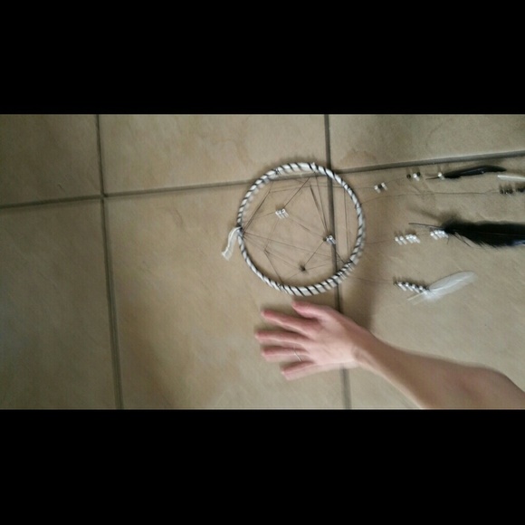 Black and white dreamcatcher - Picture 4 of 4