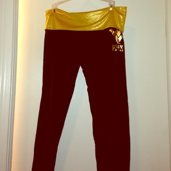 VS PINK large skinny gold flying WVU yogas