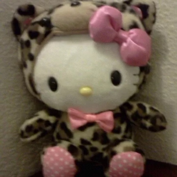 Looking for this hello kitty doll!