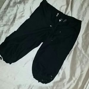 Bcg medium drawstring capri pants