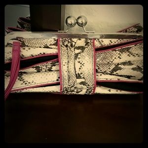 Jessica Simpson clutch