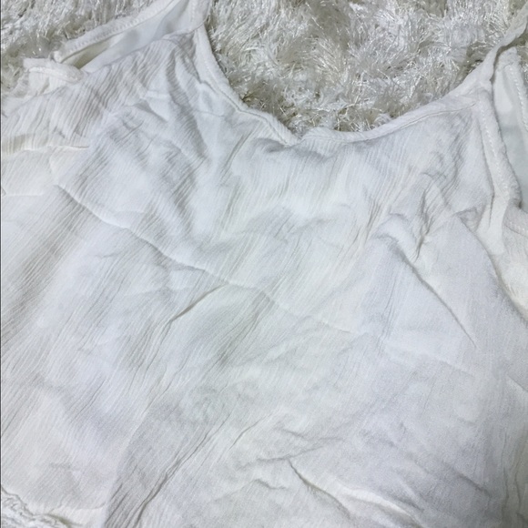 Cream crochet Romper - Picture 3 of 4