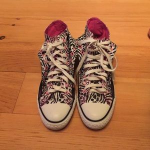 Converse Men's size 7.5 women's size 9