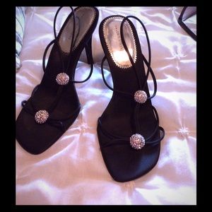 Gorgeous Valerie Stevens Black Studded Shoes