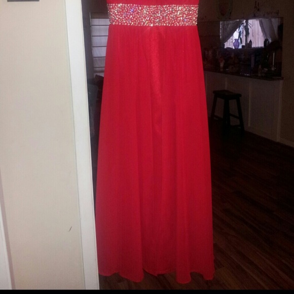 Beautiful Red Prom Dress - Picture 2 of 4