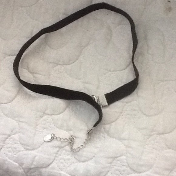 Black velvet choker 😊SOLD😊