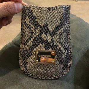 💯 authentic Michael Kors  cell phone case