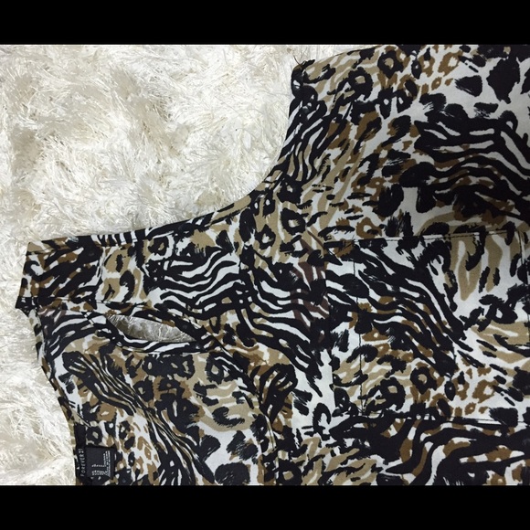 Cheetah print top. Green, brown and cream. - Picture 3 of 3