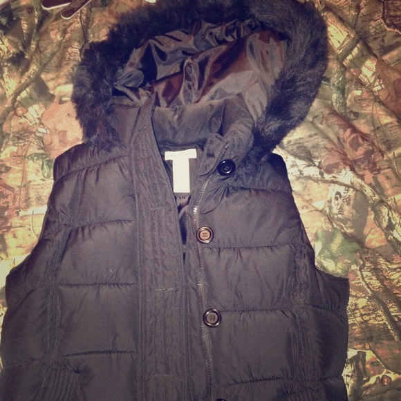 Hooded puffer vest