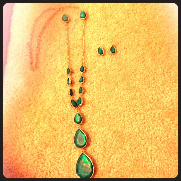 Emerald Statement necklace with earrings