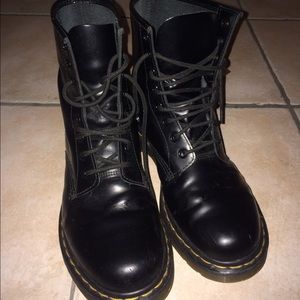1460 Classic black Dr. Marten's 🐀SOLD🐀
