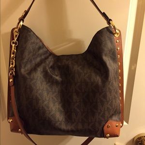 Michael Kors Serena Large Hobo/Crossbody