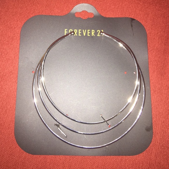 Forever 21 Silver choker!