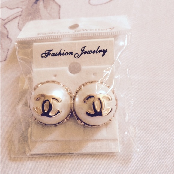 earring