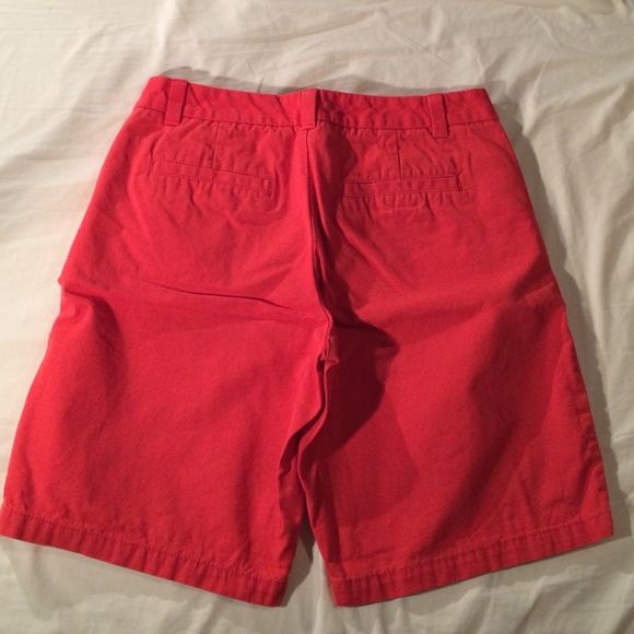 GAP Crimson Khakis Shorts - Picture 2 of 4