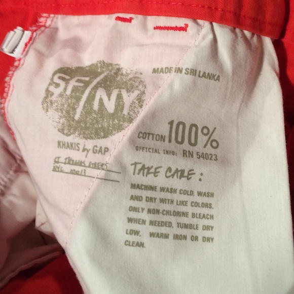 GAP Crimson Khakis Shorts - Picture 4 of 4