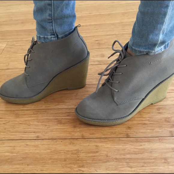 🚫SOLD🚫Old navy faux suede wedges - Picture 3 of 3
