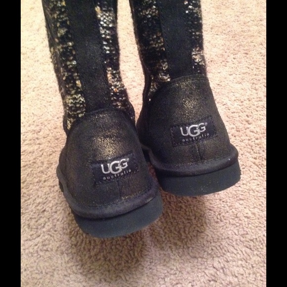 Authentic UGG's black gold brand new!!