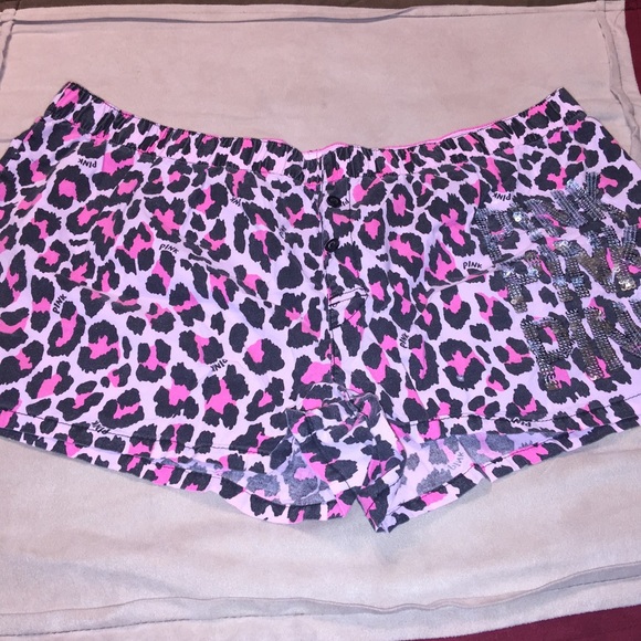 Given as a free gift with VS purchase 🎁🎁