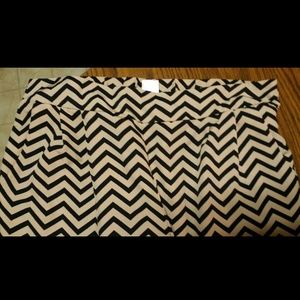 Great chevron print pants sz medium