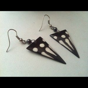 NWOT shark tooth style earrings