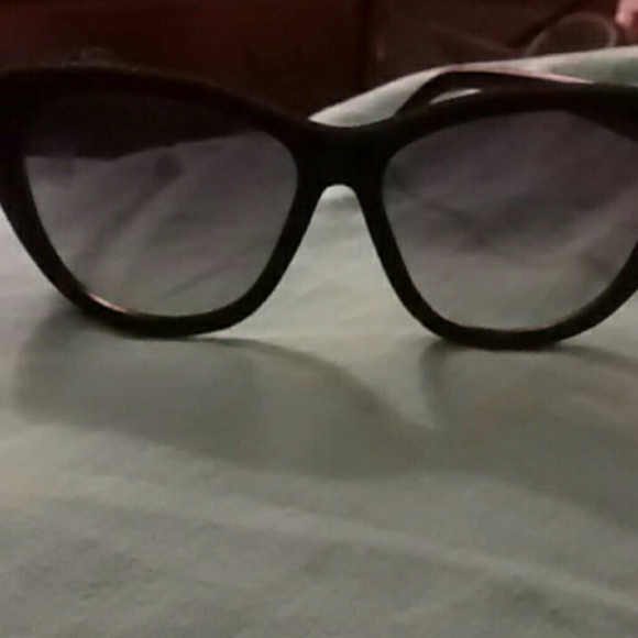 Sunglasses - Picture 4 of 4