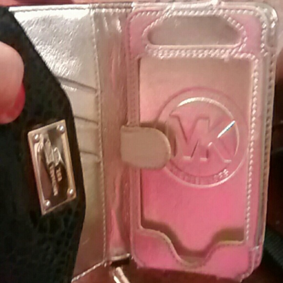 Michael Kors iphone wallet - Picture 4 of 4