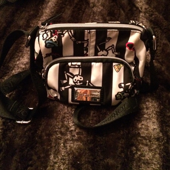 Betsey Johnson small purse. Small crossover.