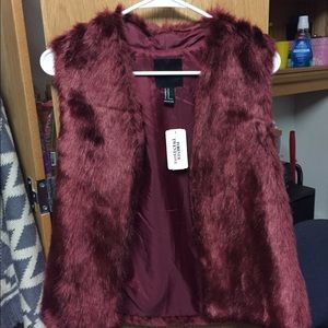 Bergundy fur vest
